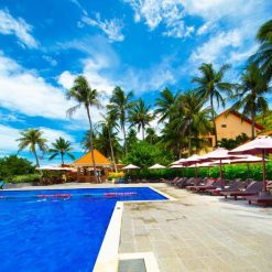 Hồ bơi Hòn Rơm Central Beach Resort 3*