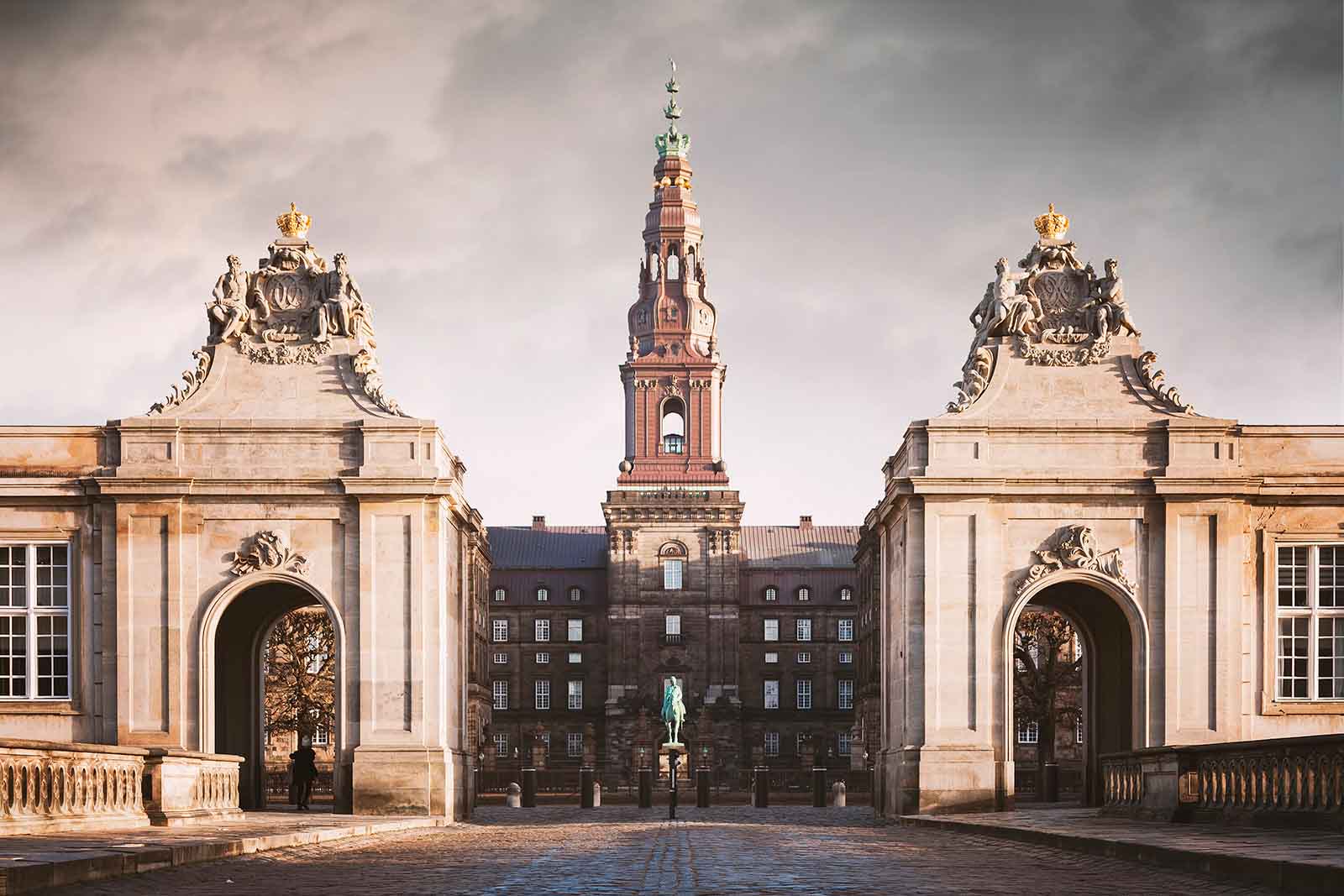 Christiansborg Palace trung tâm quyền lực tại Đan Mạch Christiansborg Palace trung tâm quyền lực tại Đan Mạch