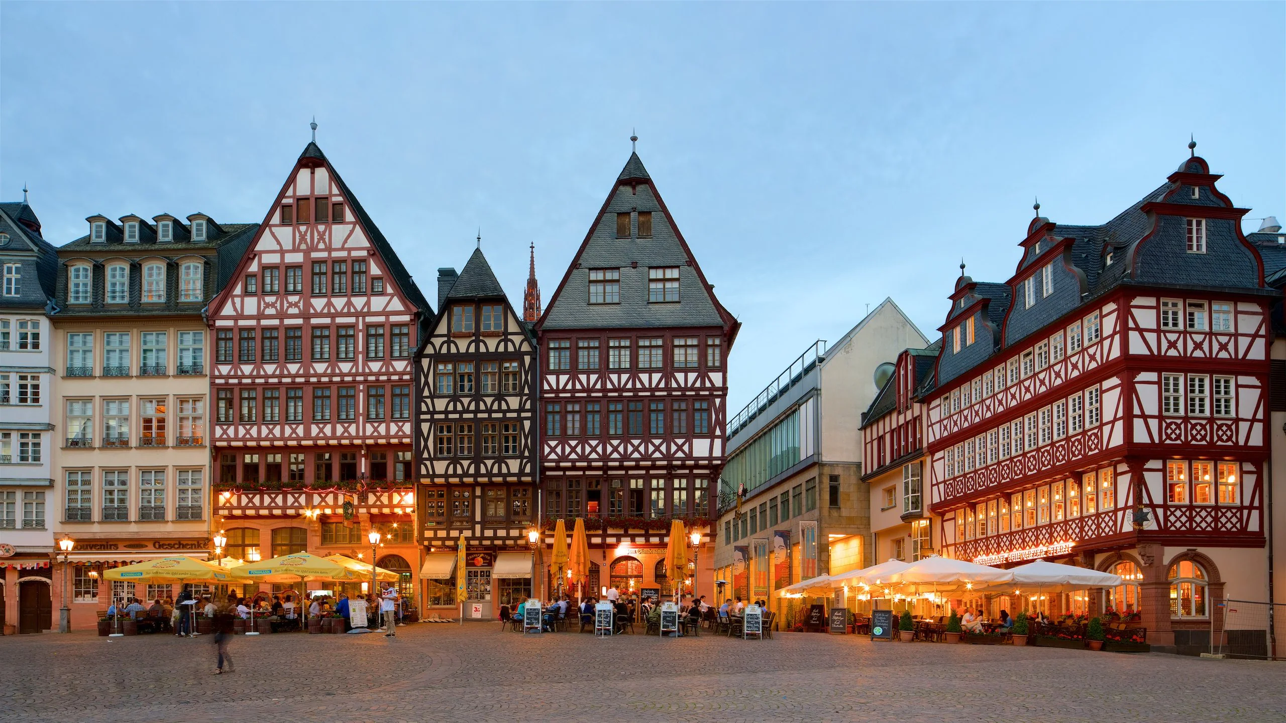 tòa Romerberg Square trung tâm tòa Romerberg Square trung tâm